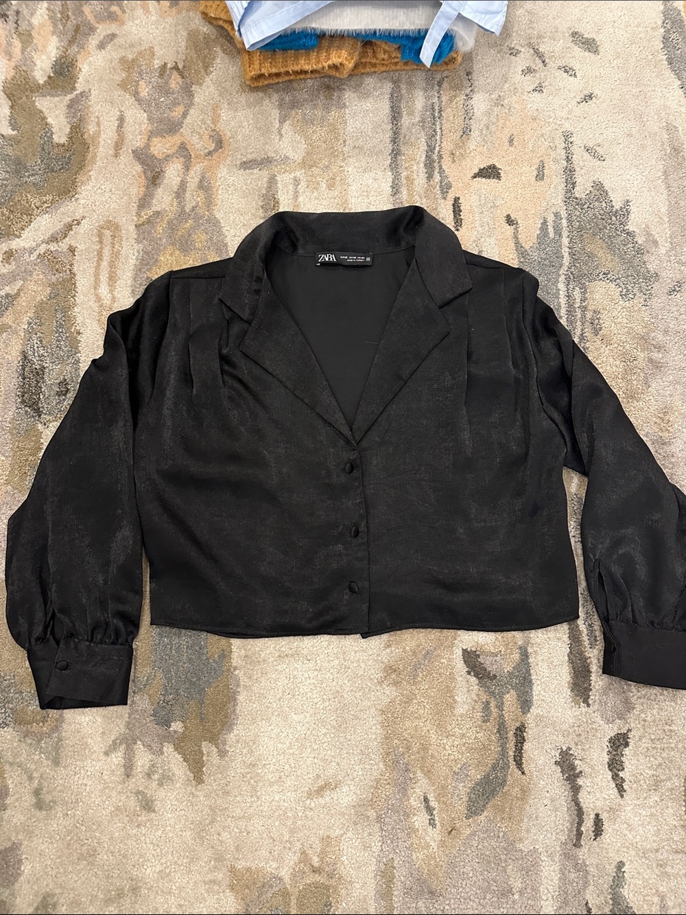Zara Black Button-Front Relaxed Collared Blouse